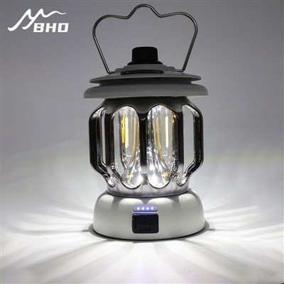 Světlo táborové lampy