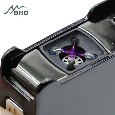 Dobíjecí zapalovač svíček